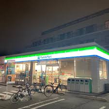 コンビニ　ファミリーマート 練馬豊中通り店（コンビニ）まで124m