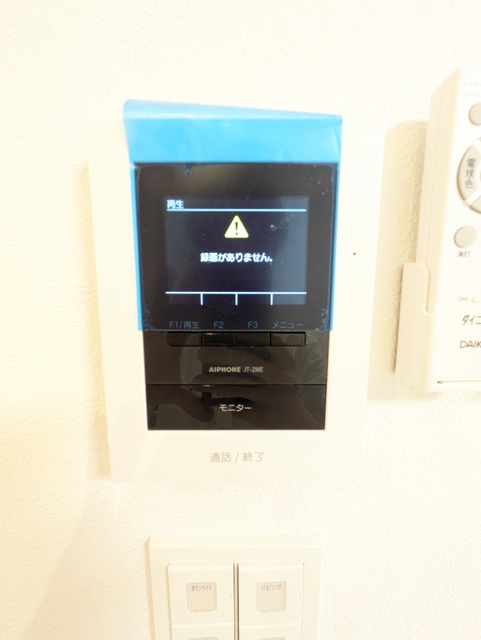 セキュリティ　モニタ付きドアホンでです♪
