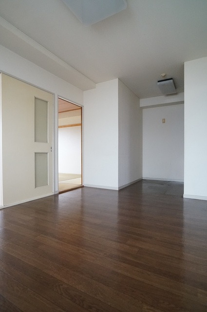 居室・リビング　参考写真（同建物別部屋のものです）