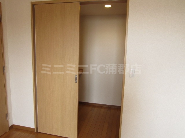 収納　ウォークインクローゼット