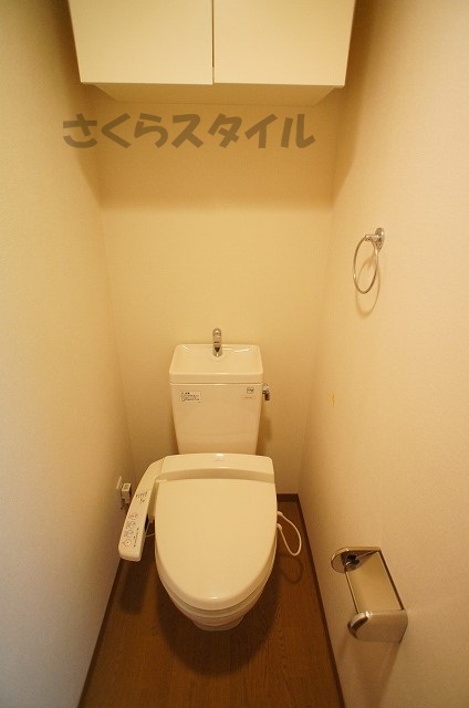 トイレ　落ち着いた色調のトイレです♪