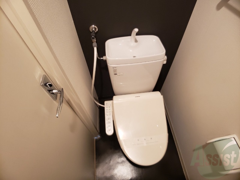 トイレ　こちらはトイレです。清潔感があり、安心して使用できます。