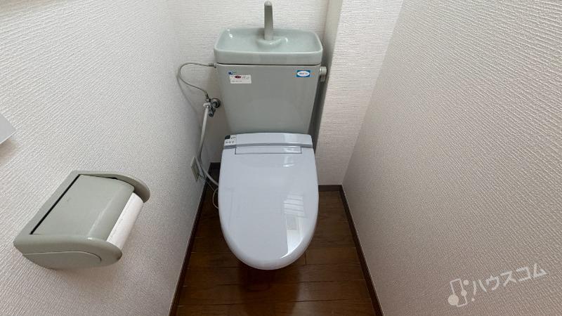 地下鉄御堂筋線 江坂駅 徒歩18分 5階建 築31年のトイレ写真
