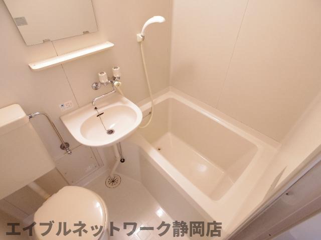 静岡鉄道静岡清水線 春日町駅 徒歩5分 3階建 築37年の風呂写真