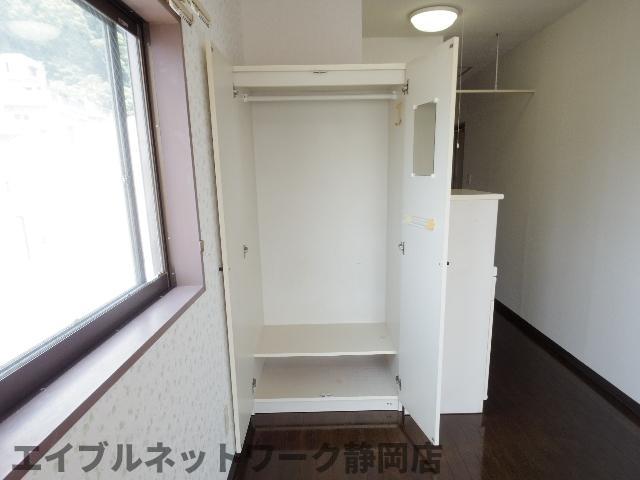 静岡鉄道静岡清水線 春日町駅 徒歩5分 3階建 築37年の内装写真