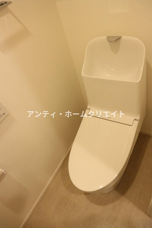トイレ　同タイプ9階の室内写真となります