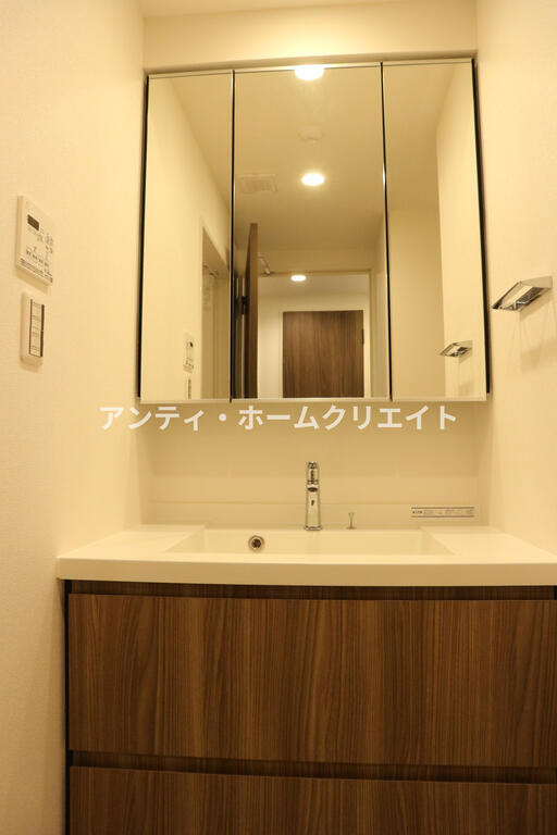 洗面設備　同タイプ9階の室内写真となります