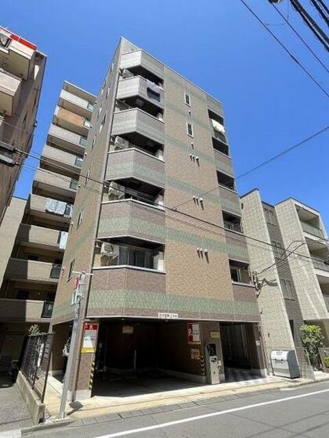 建物外観　７階建ての賃貸マンション