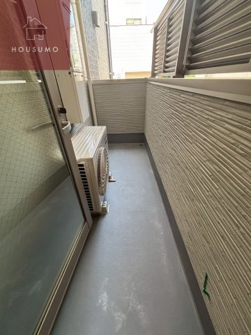 バルコニー　外からの目が気にならないバルコニーで洗濯物が干せます