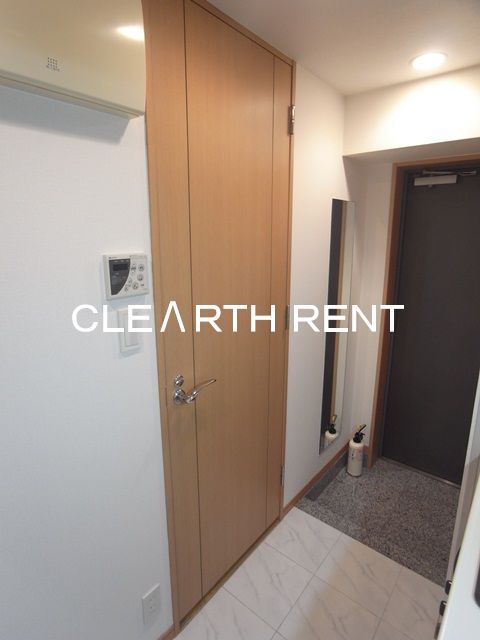 玄関　同タイプ別住戸写真となります。現況と異なる場合がございます。