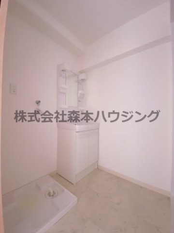 ロイヤルハイツ三喜の内装写真