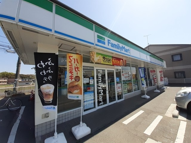 コンビニ　ファミリーマート総社溝口店（コンビニ）まで300m