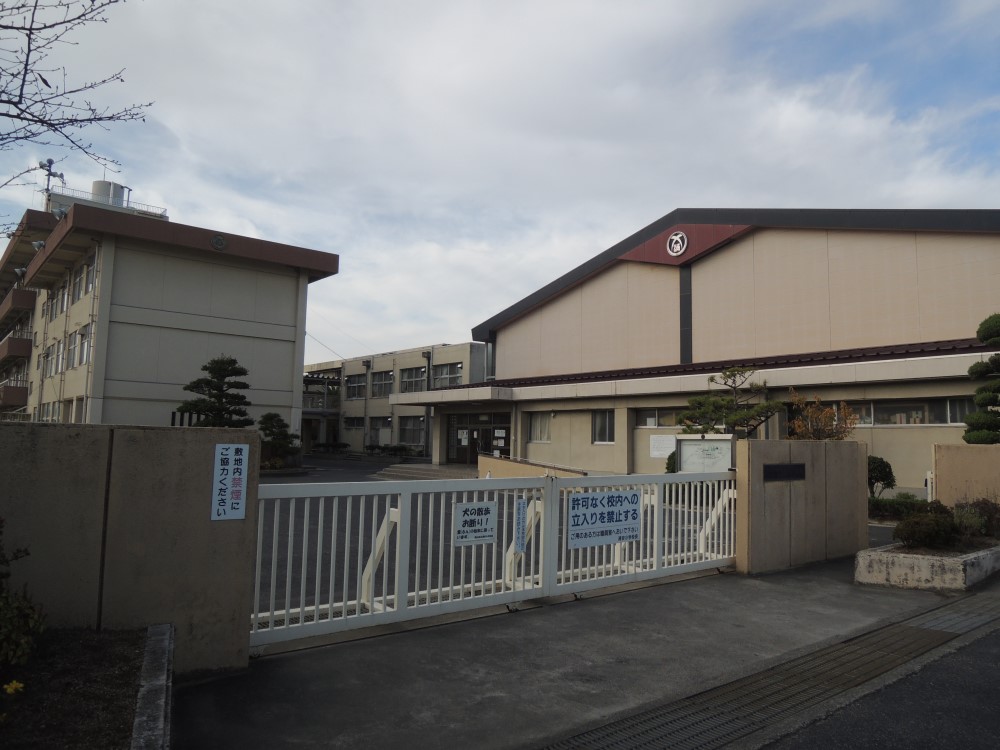 小学校　岡山市立浦安小学校（小学校）まで1815m