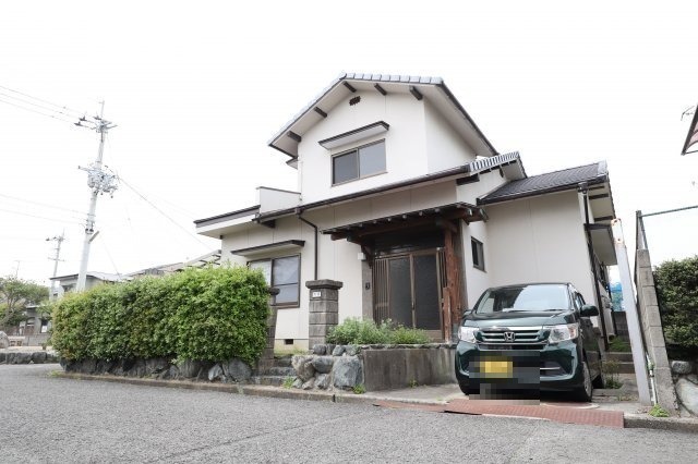 河野中須賀一戸建ての建物外観