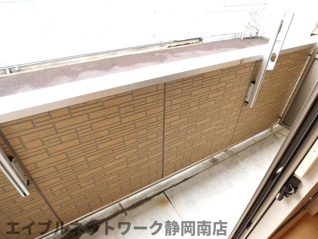 バルコニー　お洗濯にも便利なバルコニー付き