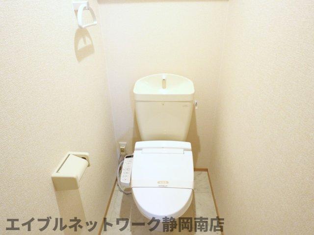 トイレ　温水洗浄便座