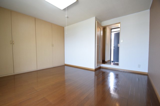 居室・リビング　１０帖で余裕のある広さ！