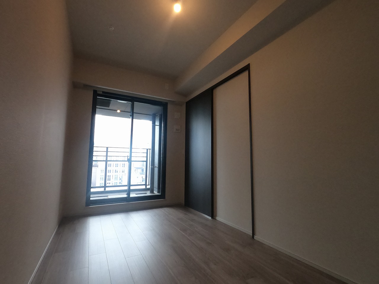 ブランズタワー大阪本町の内装写真