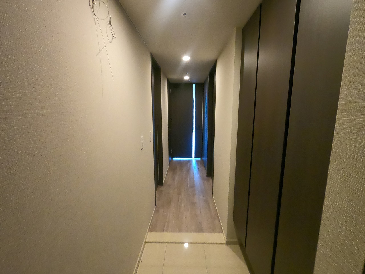 ブランズタワー大阪本町の玄関写真