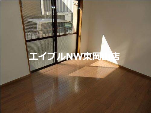 居室・リビング　別のお部屋の写真です。実際とは異なります。