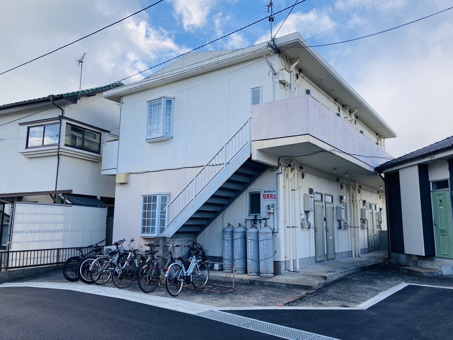 コーポなかやしきの建物外観