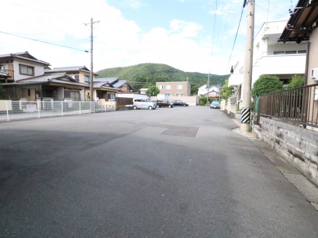 【ビューライフ日野　Ａの駐車場】