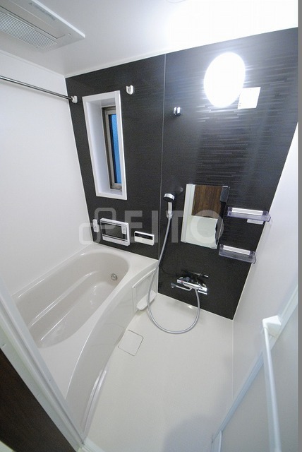 バス・シャワールーム　写真は１０１号室