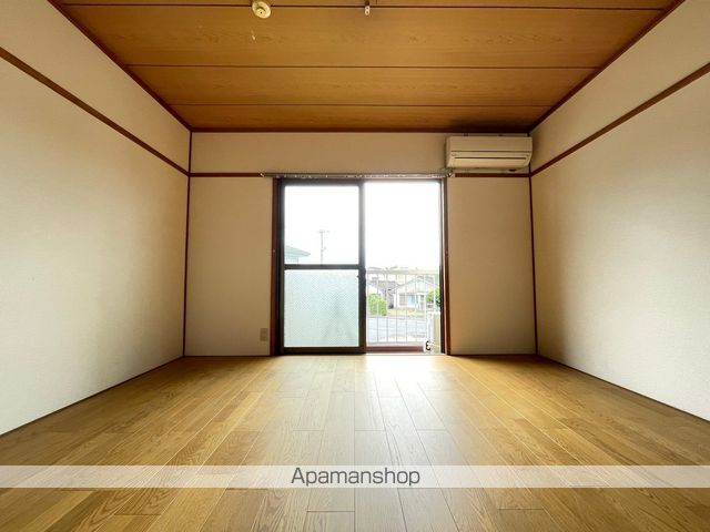 大王ハイツの居間写真