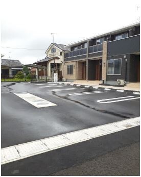 【カレント　ライズ　宮内の駐車場】