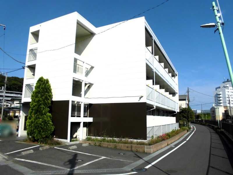 藤沢市花の木のマンションの建物外観