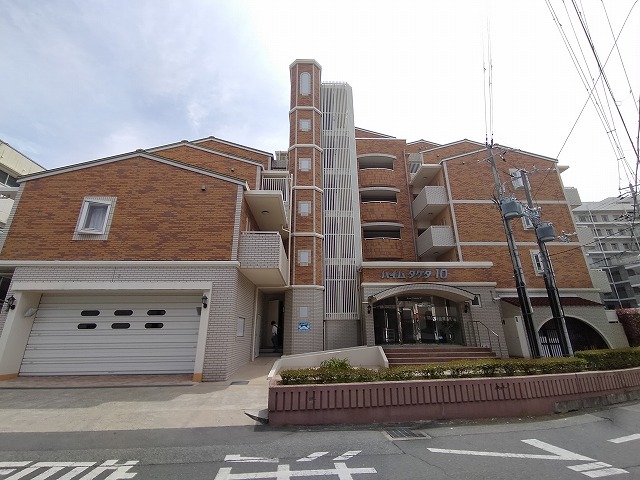 吹田市出口町のマンションの建物外観