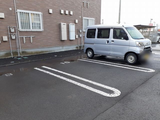 【リバーストーンＢの駐車場】