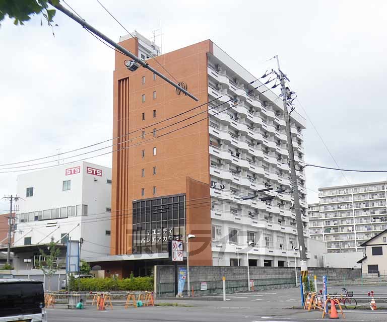 京都市右京区西院月双町のマンションの建物外観