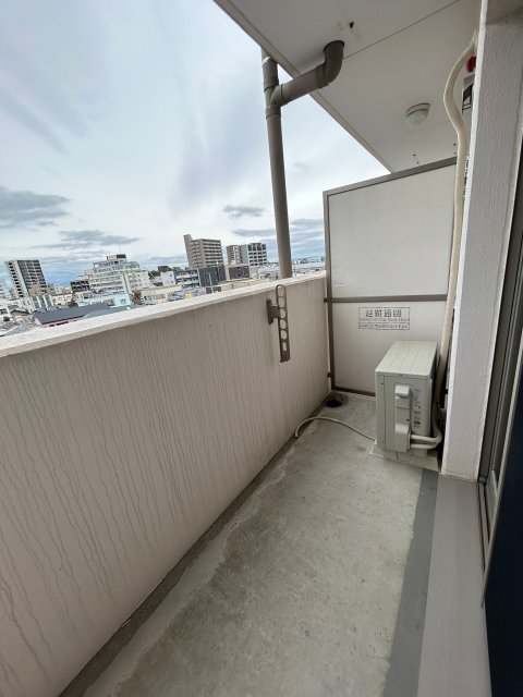 バルコニー　※写真は５０７号室です