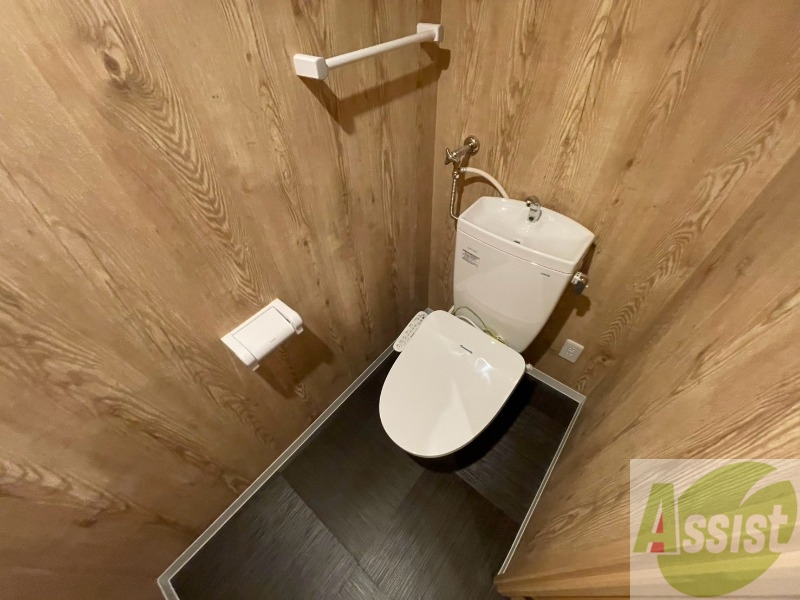 トイレ　シャワートイレになっているので快適です！