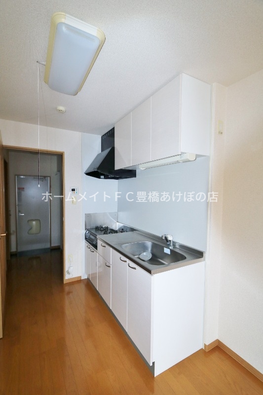 キッチン　同型別部屋写真（反転）