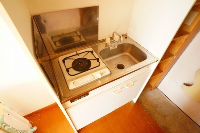 キッチン　ガスコンロ１口有り