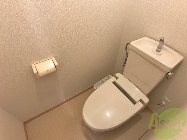 トイレ　こちらはトイレです。清潔感があり、安心して使用できます。