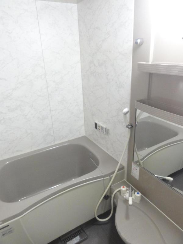 バス・シャワールーム　追炊付きのバスルームでは、ゆったり寛ぎの時間を！