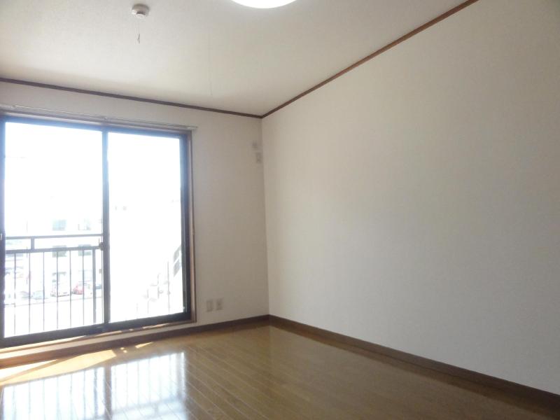 居室・リビング　リビングダイニング隣の洋室