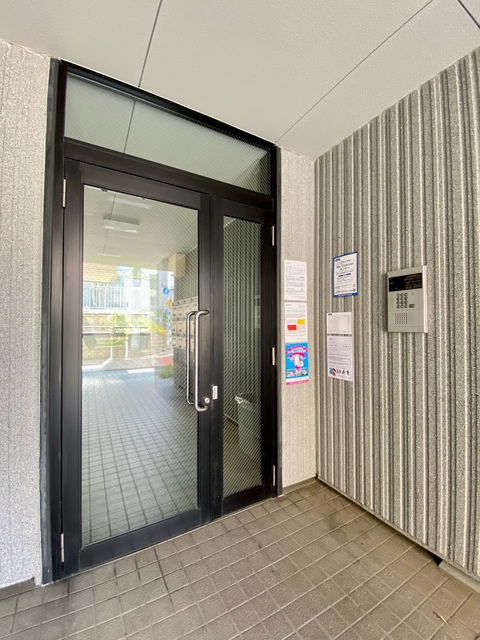 ロビー　★オートロック付き★
