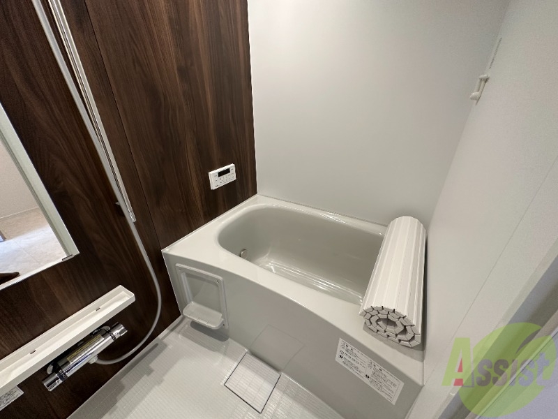 バス・シャワールーム　追い焚き機能が付いているのでいつでも温かいお風呂に入れます。