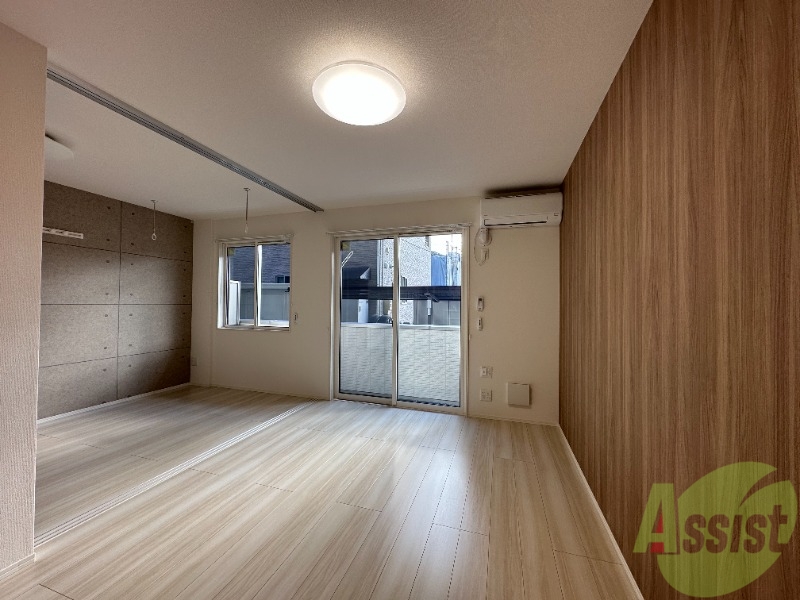 居室・リビング　１０．５帖のリビングです。広々としていますね。