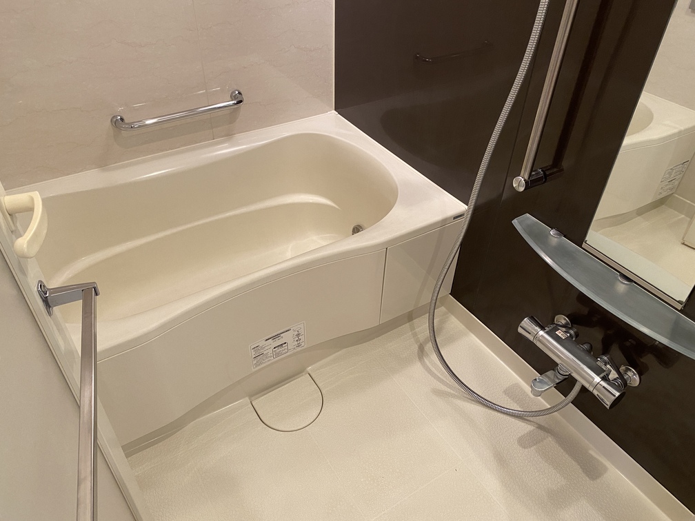 バス・シャワールーム　■同一仕様の別部屋になります。