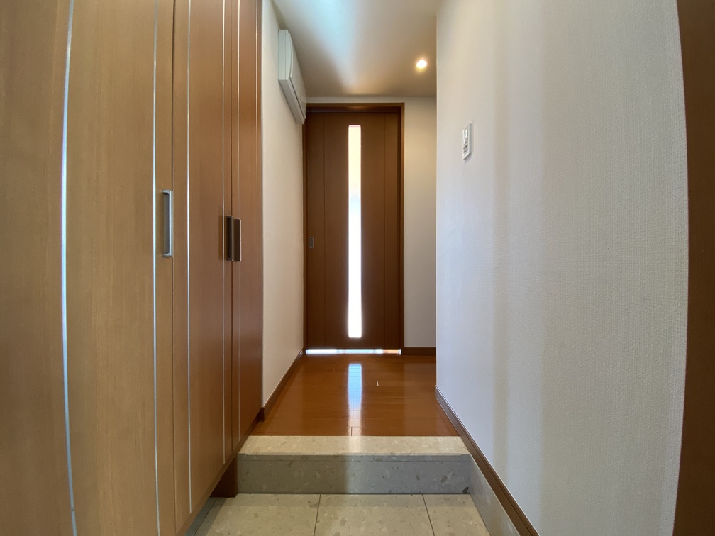 玄関　■同一仕様の別部屋になります。