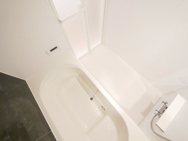 バス・シャワールーム　落ち着いた空間のお風呂です