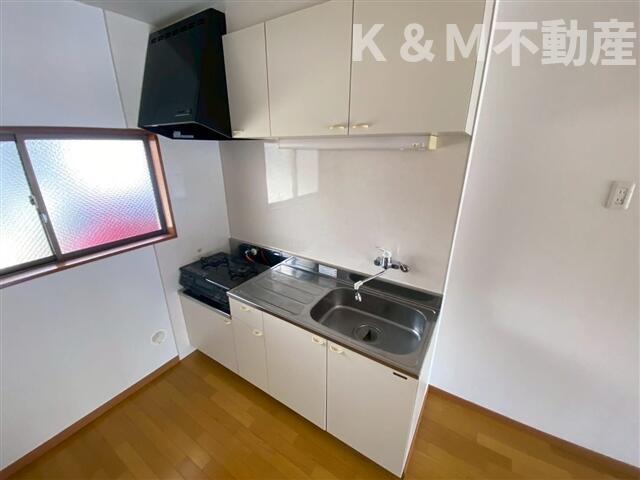 キッチン　コンパクトなキッチンで掃除もラクラク