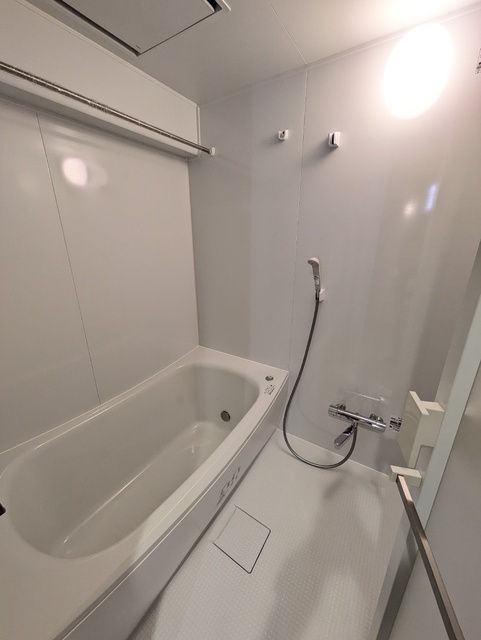 バス・シャワールーム　１日の疲れを癒せるゆとりあるバスルーム♪