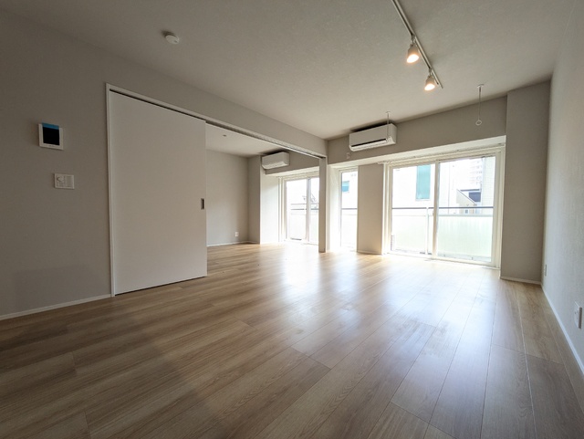 居室・リビング　ご家族団らんの場になるリビングです♪