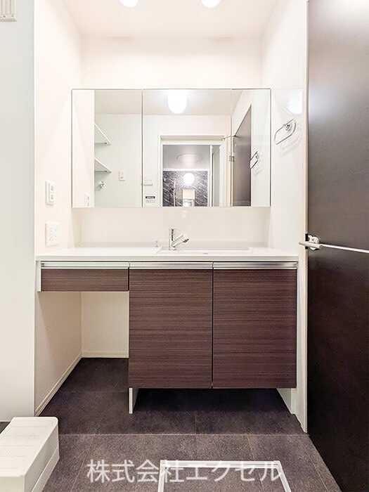 洗面設備　独立洗面台です。